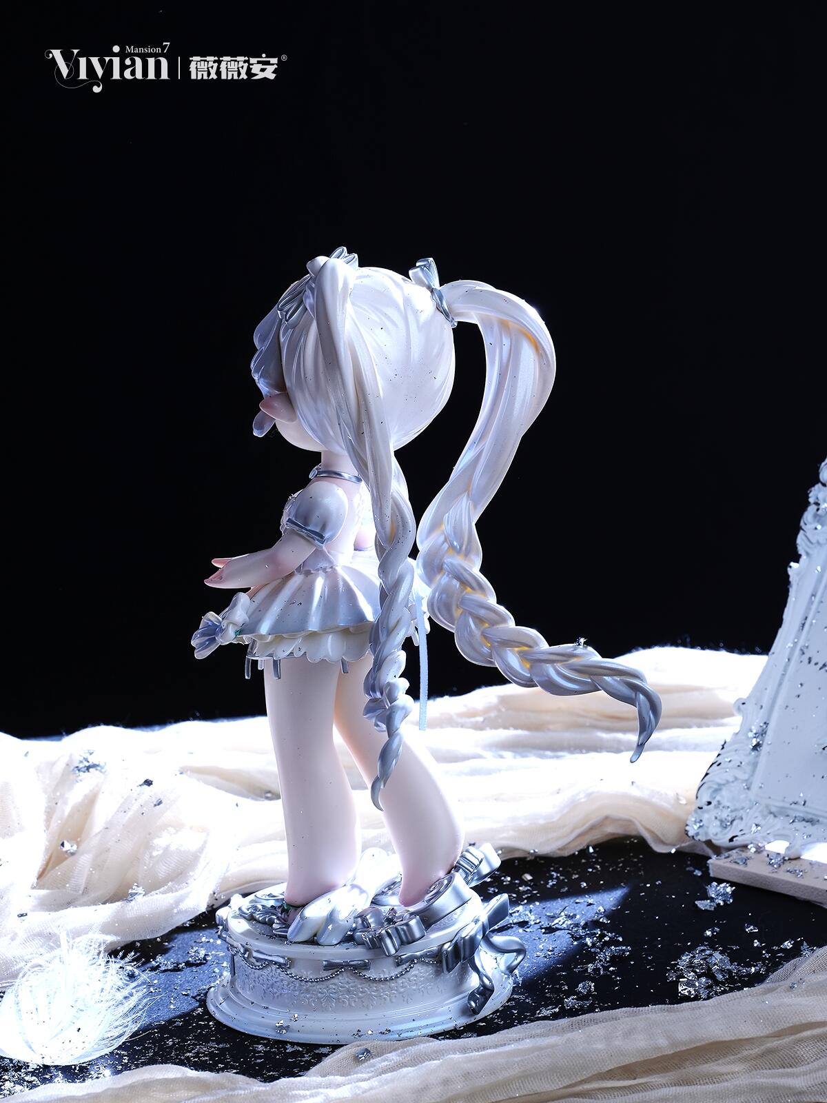 【Sale】Vivian Series Figure
