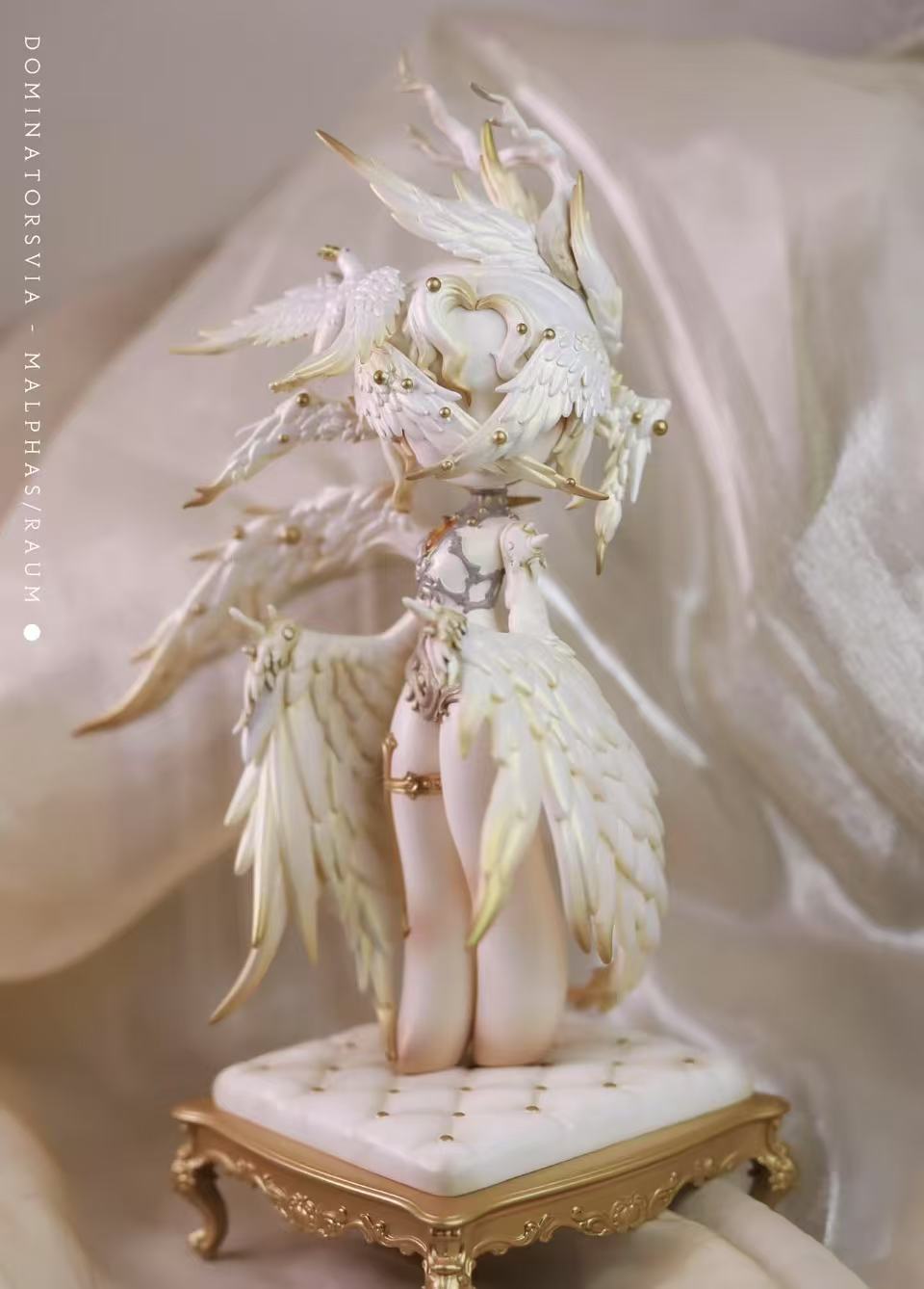【Sale】Dominator Limited Edition Figure-PLEASE ORDER SEPARATELY