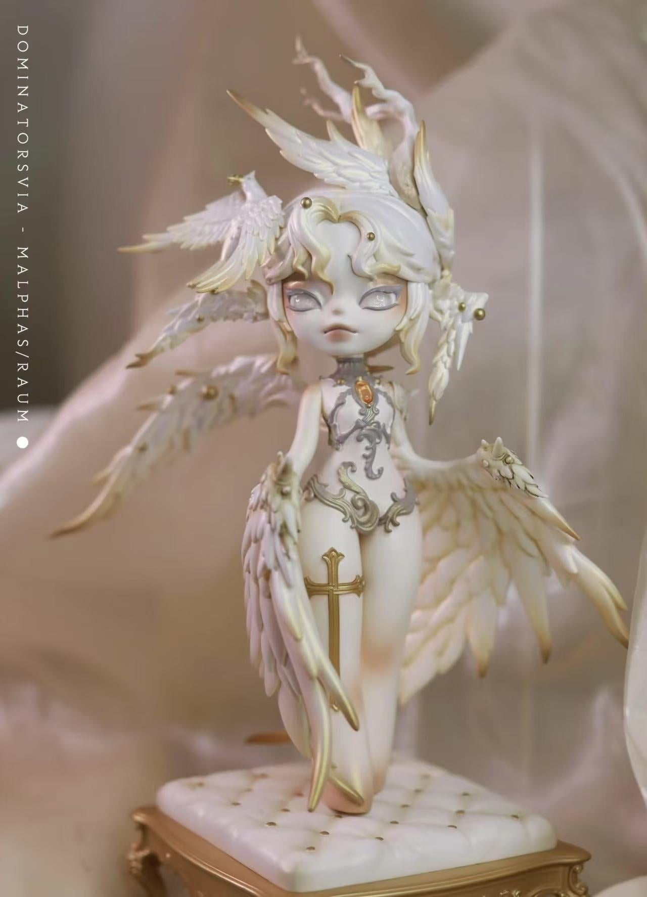 【Sale】Dominator Limited Edition Figure-PLEASE ORDER SEPARATELY