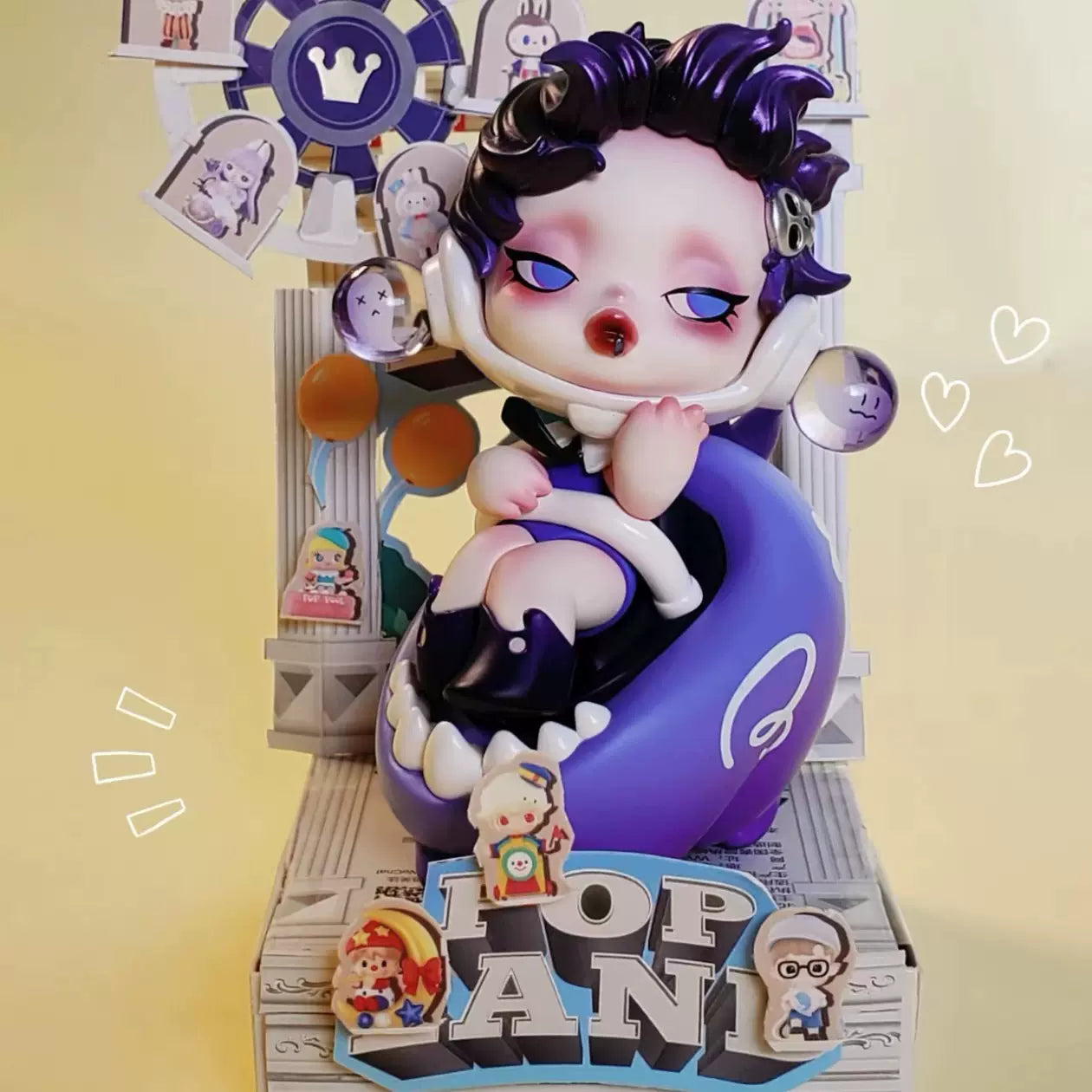 Gathering At The POP LAND!Series Figures