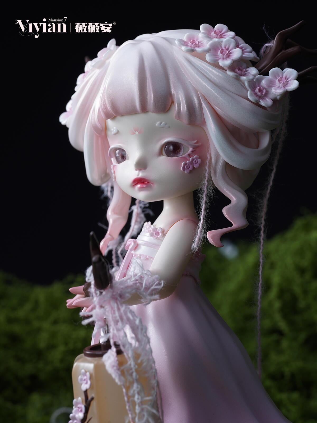 【Sale】Vivian Series Figure
