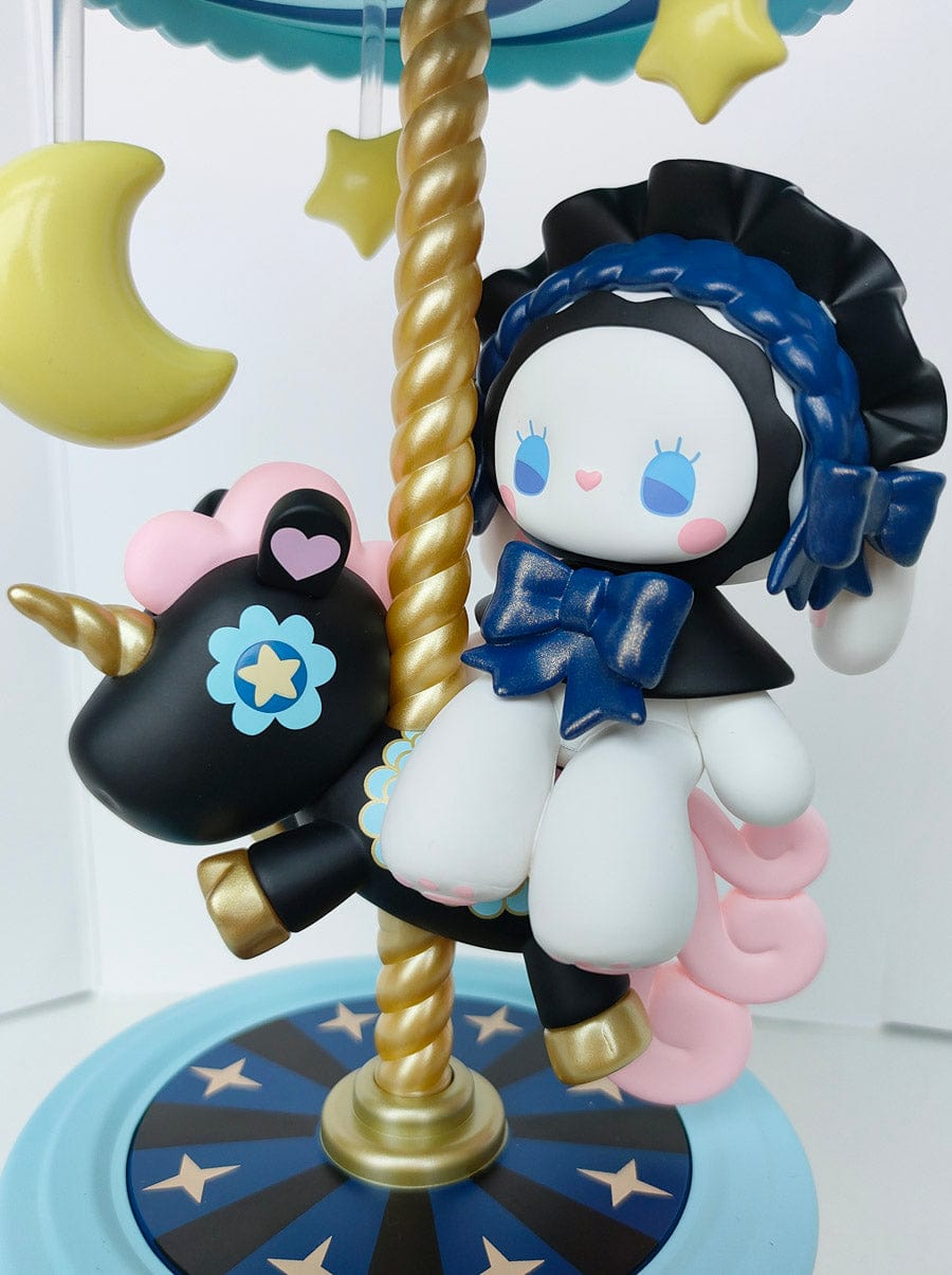 EMMA Fantasy Carousel Music Box Big Figure