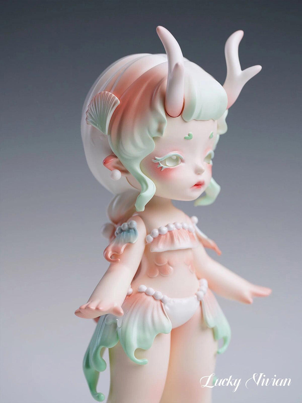 【Sale】Vivian Series Figure