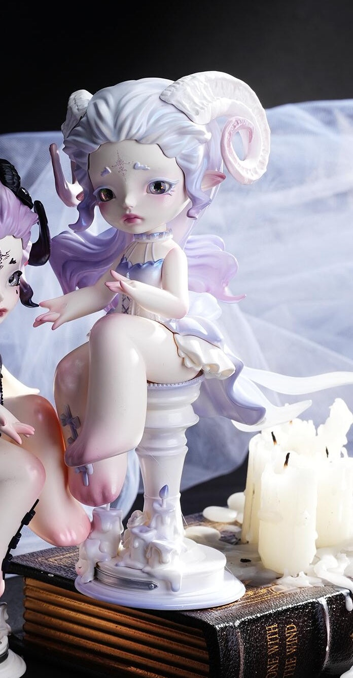【Sale】Vivian Series Figure