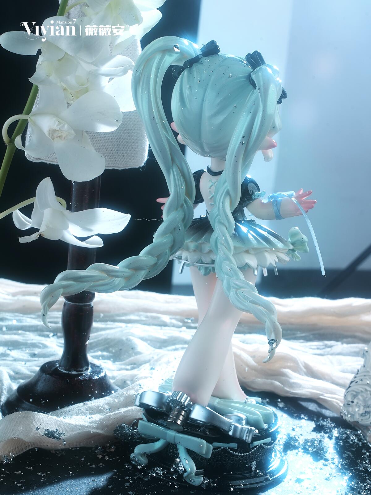【Sale】Vivian Series Figure