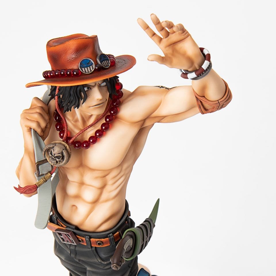 Figure One Piece World Collectable - Burst - Portgas D. Ace em